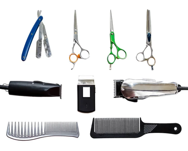 Peines, tijeras y otras herramientas de peluquería aisladas sobre fondo blanco . — Foto de Stock