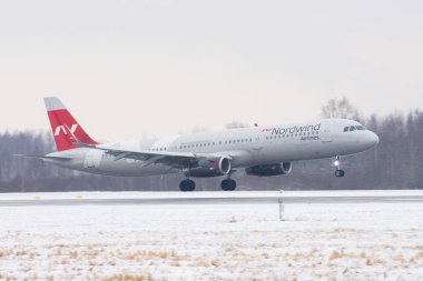 Airbus a321 Nord Rüzgar Havayolları, Havaalanı Pulkovo, Rusya Saint-Petersburg. 04 Şubat. 2018.