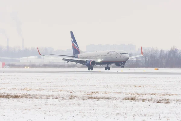 Boeing 737-800 Aeroflot, Αεροδρόμιο Πούλκοβο, Αγία Πετρούπολη Ρωσία. 04 Φεβρουάριος. 2018. — Φωτογραφία Αρχείου