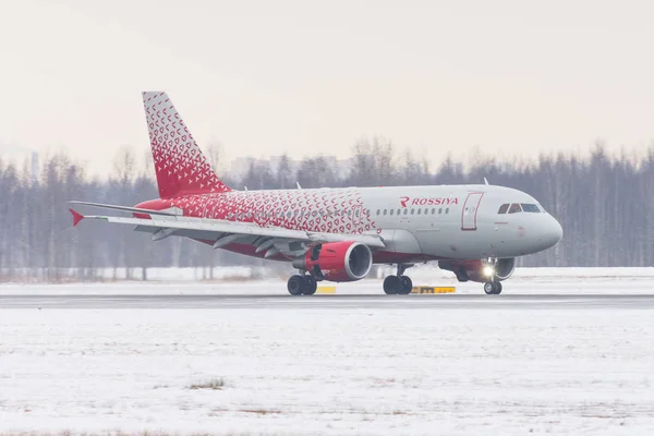 Airbus a319 Rossiya αεροπορικές εταιρείες, Αεροδρόμιο Πούλκοβο, Αγία Πετρούπολη Ρωσία. 04 Φεβρουάριος. 2018. — Φωτογραφία Αρχείου