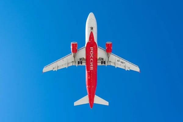 Airbus a-319 aerolíneas Rossiya, aeropuerto Pulkovo, Rusia San Petersburgo. 31 de marzo. 2018 . — Foto de Stock