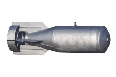 Beyaz arka plan üzerinde izole savaş bomba silah.