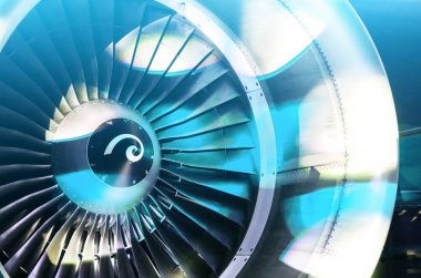 Motor uçağın kanatları ile disco, soffits parti parlayan ışıkla aydınlatılmış