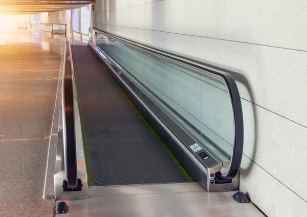 Een Lege Reiziger Terminal Van Luchthaventerminal Voor Een Versnelde Overdracht — Stockfoto