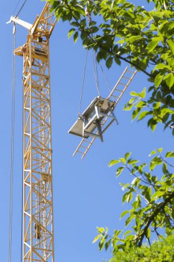 Hafta sonu boyunca Vinçli inşaat alanı