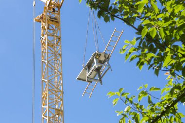 Hafta sonu boyunca Vinçli inşaat alanı