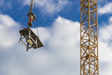 Hafta sonu boyunca Vinçli inşaat alanı