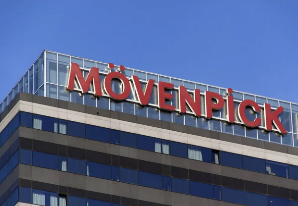 A Hotel Amszterdam betűk movenpick — Stock Fotó