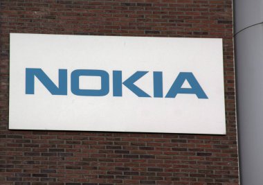 Amsterdam'da bir duvara harfler Nokia