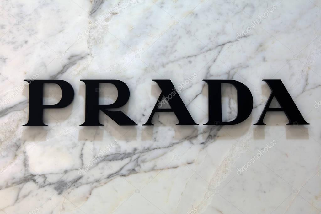 Amsterdam, Netherlands-februari 19, 2017: Letters Prada on a marble wall