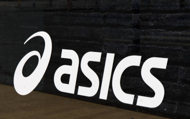 mektupları asics bir duvara ben