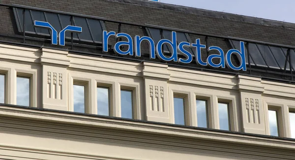 Cartas randstad em uma fachada em Amsterdam — Fotografia de Stock