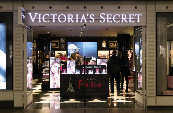 Victoria s tienda secreta en Amsterdam —  Fotos de Stock