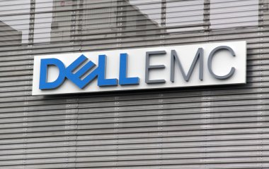 Dell emc bir duvara harfler 