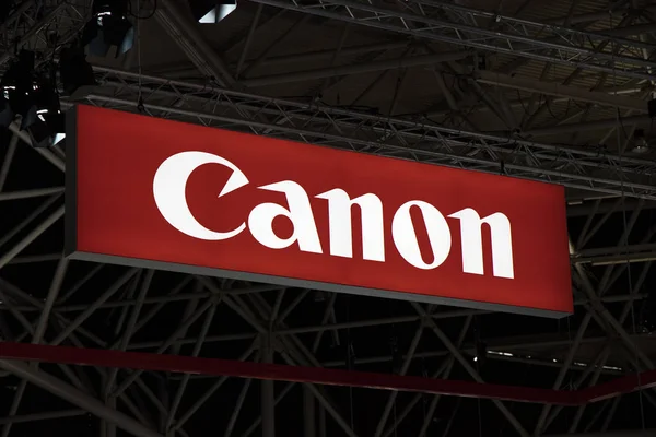 Canon letters op een beeldscherm — Stockfoto
