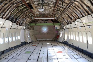 Boeing 747 'nin kargo alanı. 