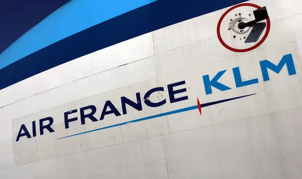 Letras Air France KLM em um avião Imagem De Stock