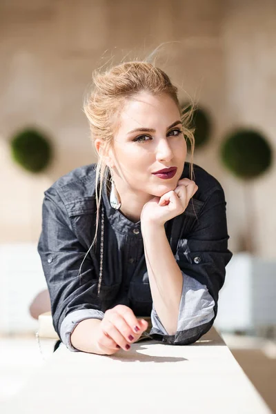 Beautiful young blonde woman — Stock Photo, Image