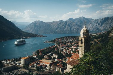 eski Kotor şehir üzerinde göster