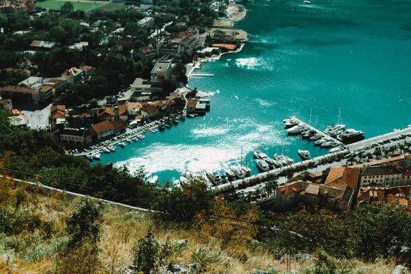 Vista de la ciudad vieja de Kotor —  Fotos de Stock