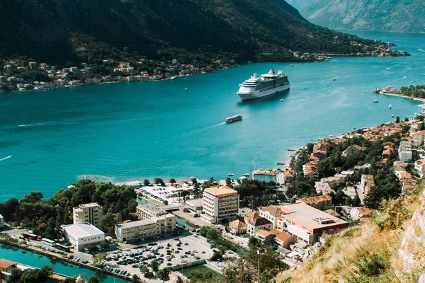 Prohlédni na staré město kotor — Stock fotografie