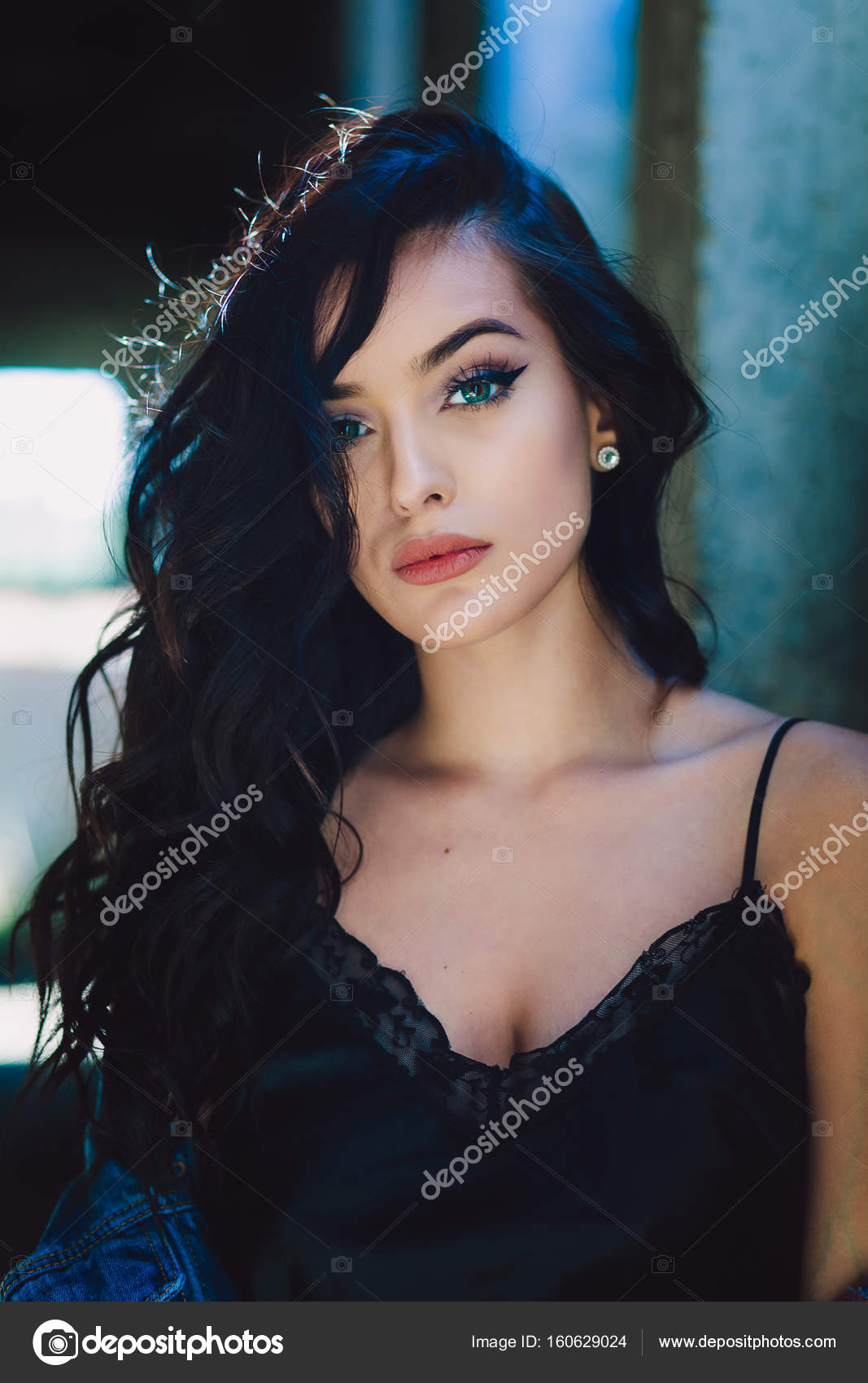 https://st3.depositphotos.com/4294575/16062/i/1600/depositphotos_160629024-stock-photo-young-sensual-brunette-woman.jpg