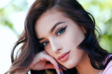 güzel esmer erkek açık