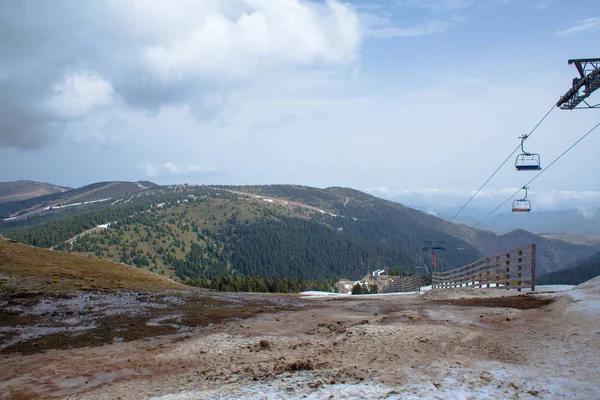 Cableway in scenic mountains — Stock Photo, Image