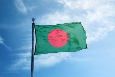 Bangladeş bayrağı direği üzerinde 