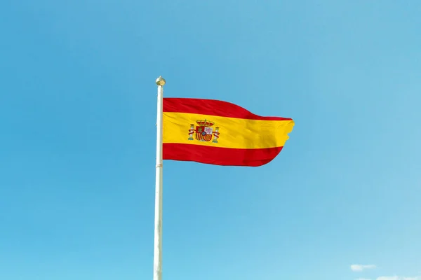 Іспанія прапор на щоглі — стокове фото