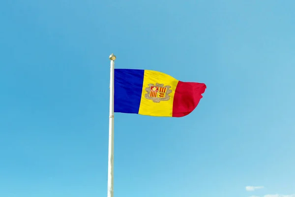 Прапор Андорри на щоглі — стокове фото