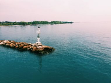 Akdeniz kıyılarında