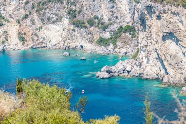 Akdeniz kıyılarında