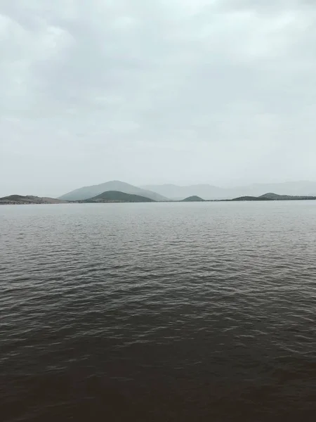 Морские воды Средиземного моря — стоковое фото