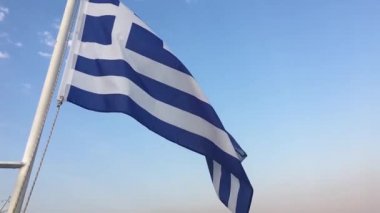 Yunanistan 'ın Dalgalanan Bayrağı