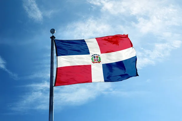 Bandeira da República Dominicana no mastro — Fotografia de Stock
