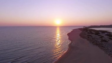 Plajda egzotik günbatımı