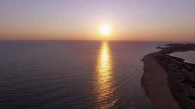 Plajda egzotik günbatımı