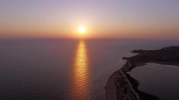Egzotikus naplemente a strandon — Stock videók