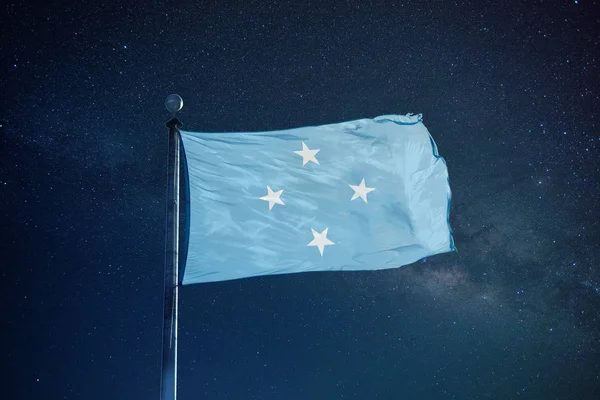 Mikronesiafarget flagg på masten – stockfoto