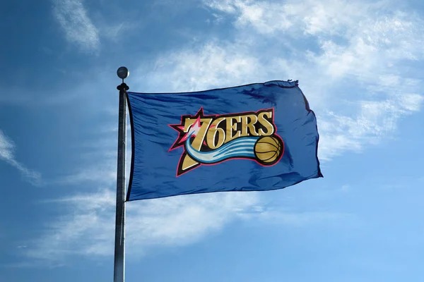 P ile direk üzerinde bayrak sallayarak Philadelphia - 24 Ekim 2017-