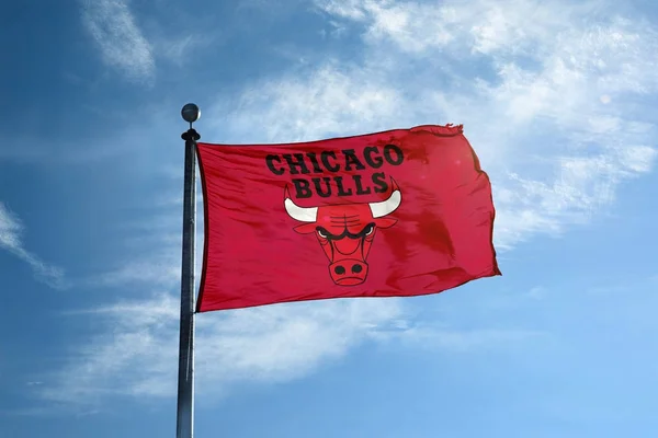 Chicago - 24 oktober 2017 - Waving vlag aan de mast met Chicag — Stockfoto