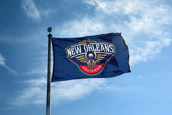 NEW ORLEANS - 24 Oktober 2017 - Waving flag on the mast with Ne — Stok Foto