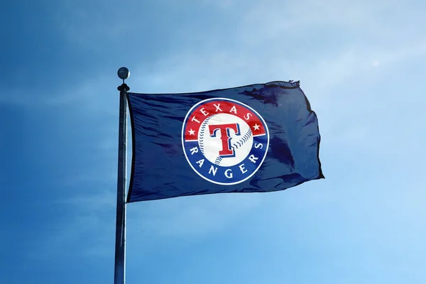 Texas - 24 oktober 2017 - Texas Rangers honkbalteam vlag op t — Stockfoto