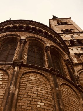 Bonn, Almanya - 20. Kasım, 2017 - şehir sokakları ve Bonn, Bonn Minster, Almanya'nın mimarisi