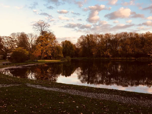 Autumnal Park Bonn Lake — Stock Photo, Image