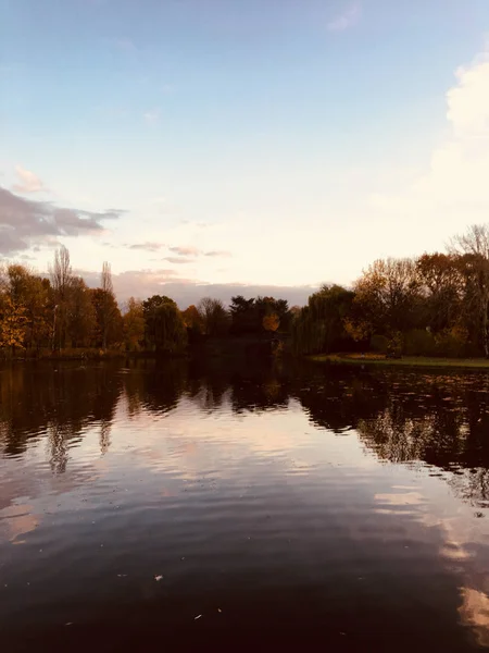 Parco Autunnale Bonn Con Lago — Foto Stock