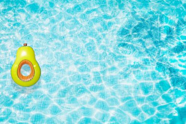 Havuzu alt şişme yeşil armut ve palmiye gölge Üstten Görünüm