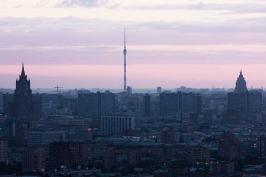 Yüksek katlı evler ve Binalar ile çerçeve