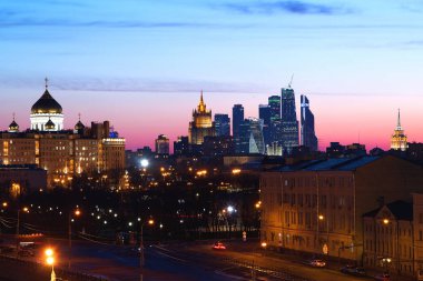 Yüksek katlı evler ve Binalar ile çerçeve